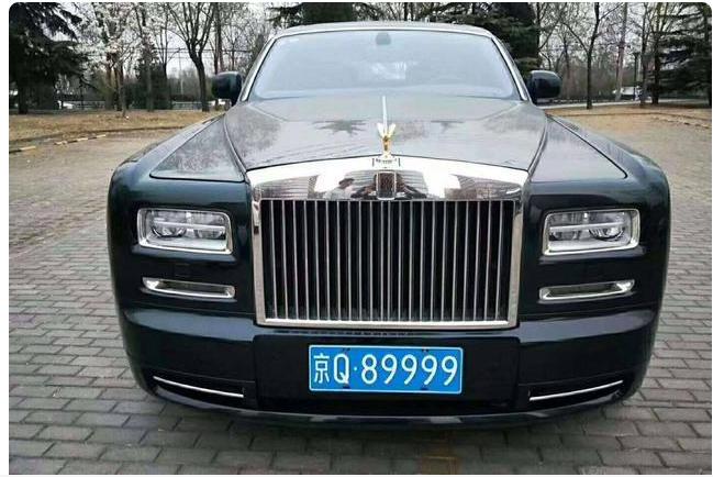 奥迪a8最好看的车牌,200多万的奥迪a8l