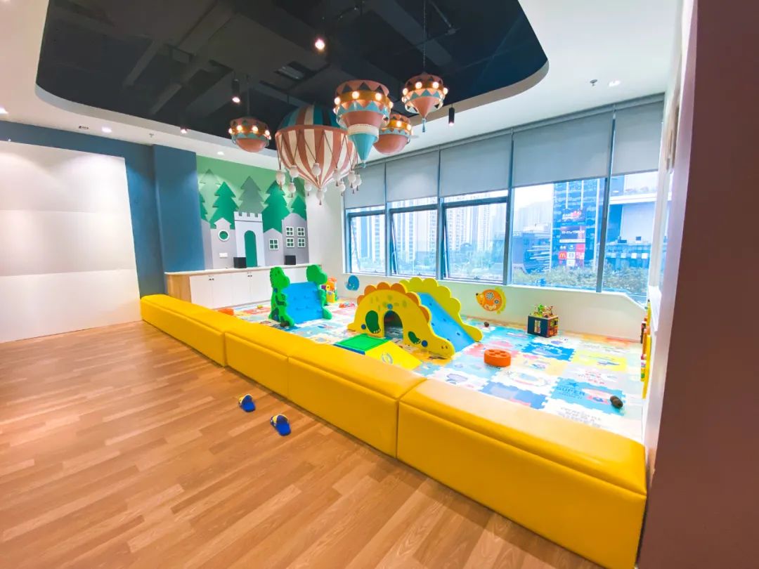 适合大孩子玩的亲子游泳,这家亲子游泳馆真的适合遛娃
