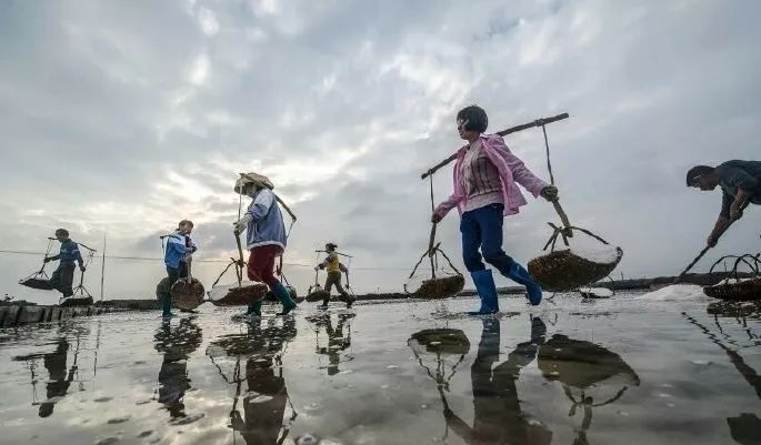 距海南20km有片处女地，比台湾风情比三亚便宜，路过都错过了