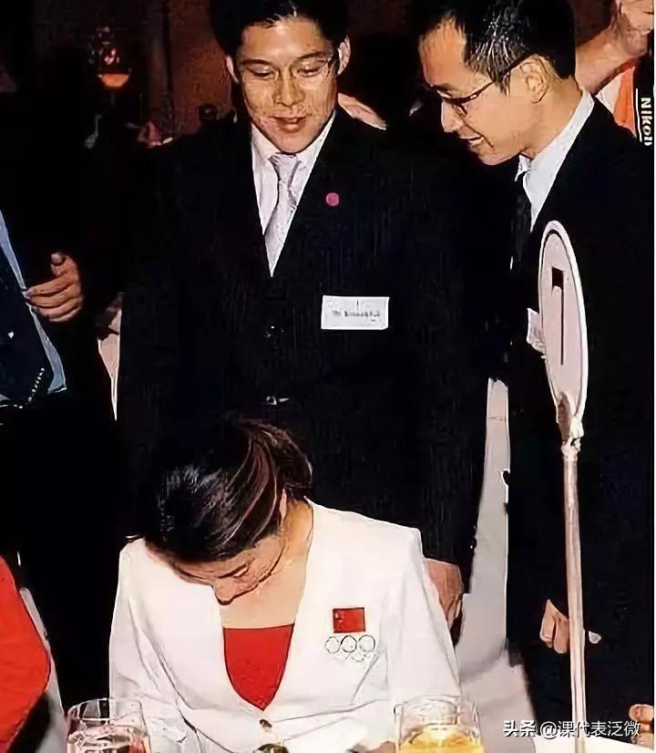 郭晶晶爱马仕15万的包,霍启刚郭晶晶爱马仕