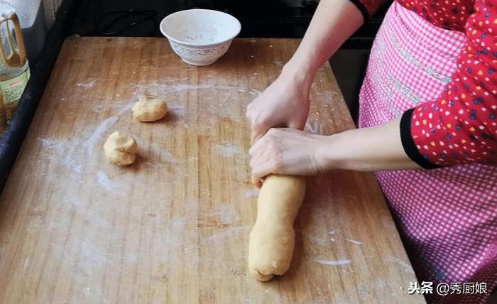 1碗面粉3个鸡蛋和面不用一滴水,1碗面粉5个鸡蛋做蛋糕不用烤