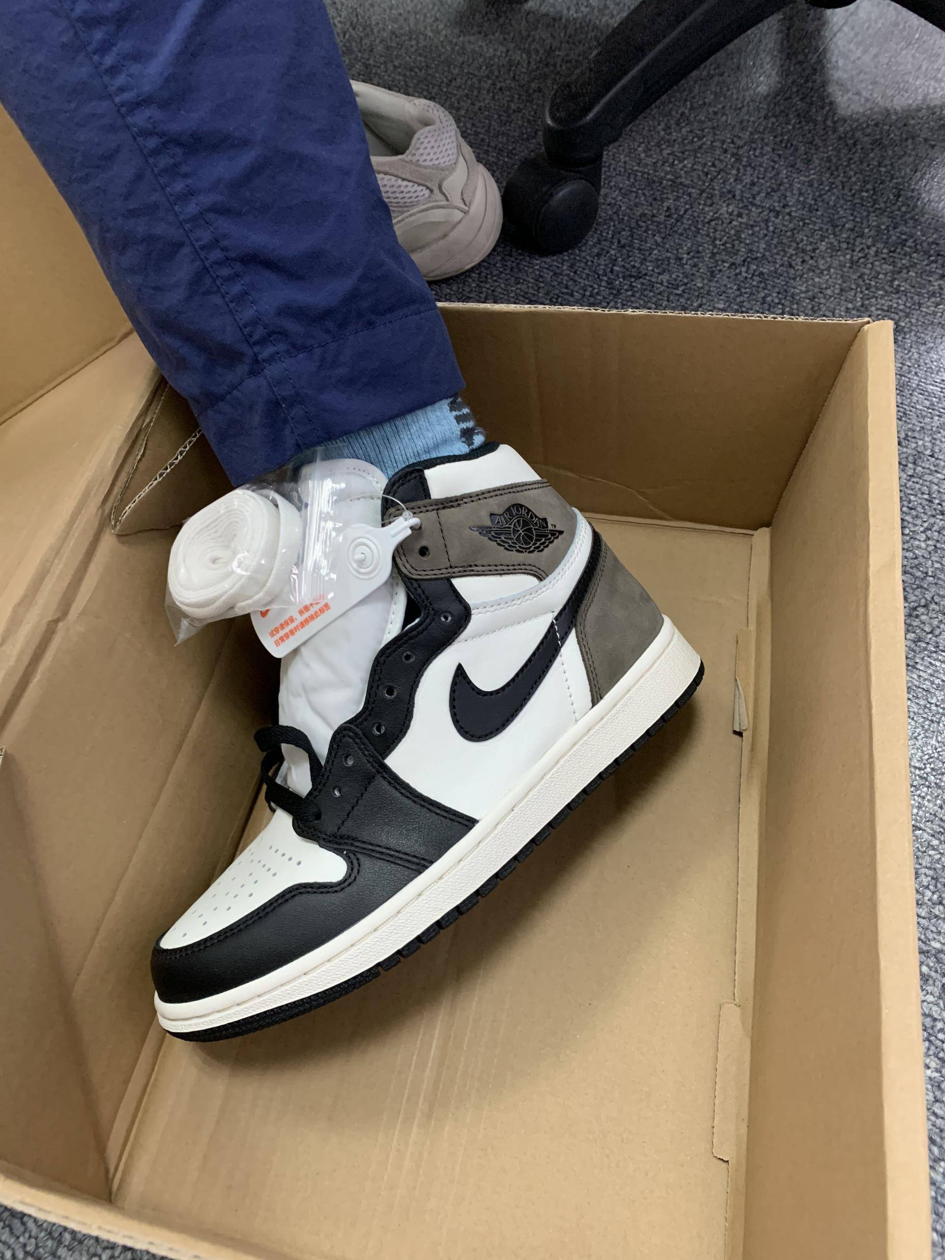 入手小倒钩AirJordan1DarkMocha