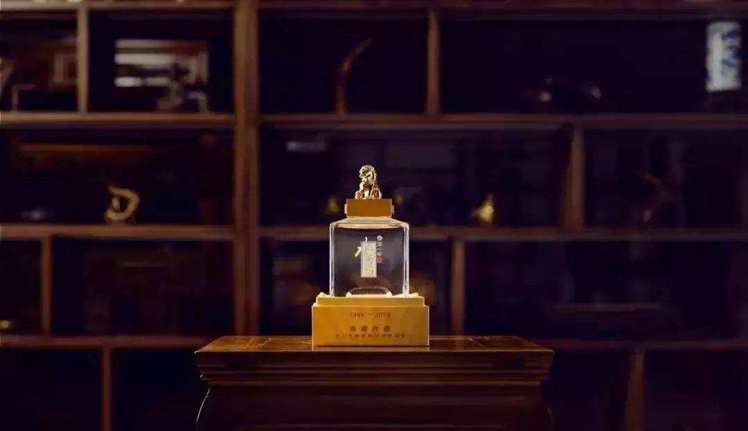 1000块的茅台酒是真的假的,2019年茅台纪念酒鉴别真假