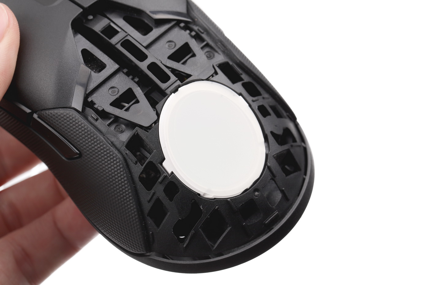 如何不挖洞实现鼠标超轻量化