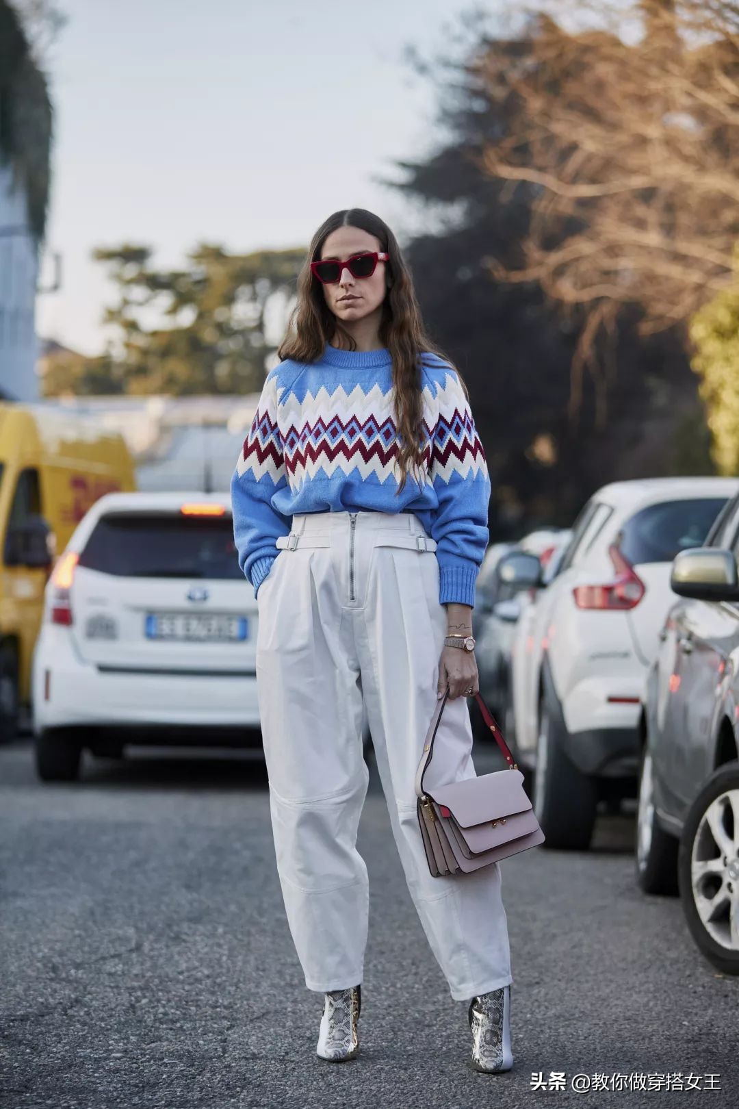 2020最潮搭配少不了这一条工装裤,初秋工装裤搭什么上衣