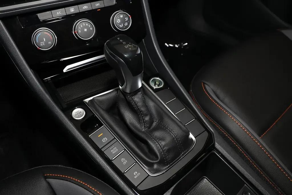 捷达vs7,速腾和捷达vs7哪个值得购买