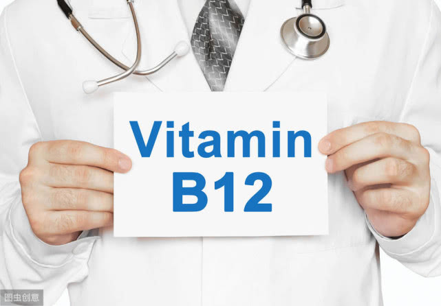 指甲显白色缺什么,指甲发黑是缺少什么