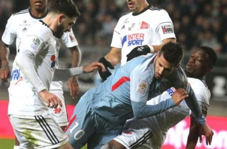 老婆和足球,老婆和足球哪个重要