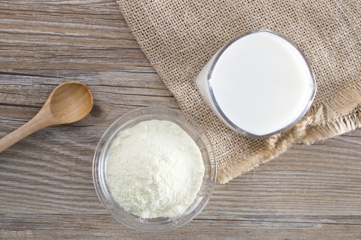 幼猫便秘能不能喝羊奶粉,幼猫便秘可以吃猫草吗