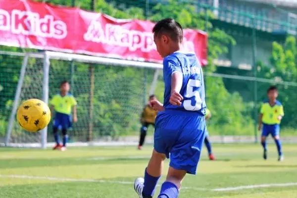 少儿足球培训班,2021年暑假少儿足球培训班