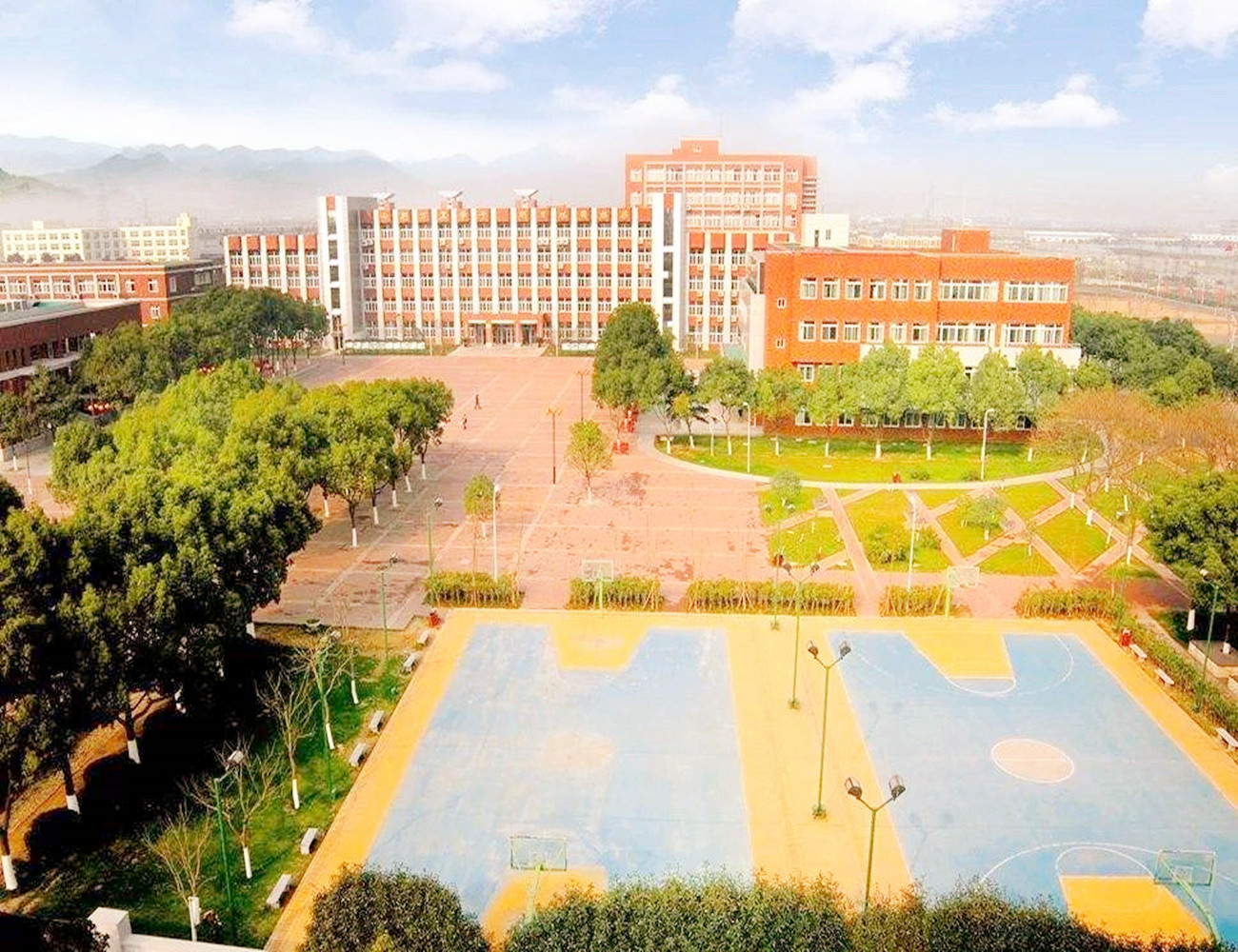 浙江一所经常被误解的大学,占地面积约1687亩,国内知名度不高