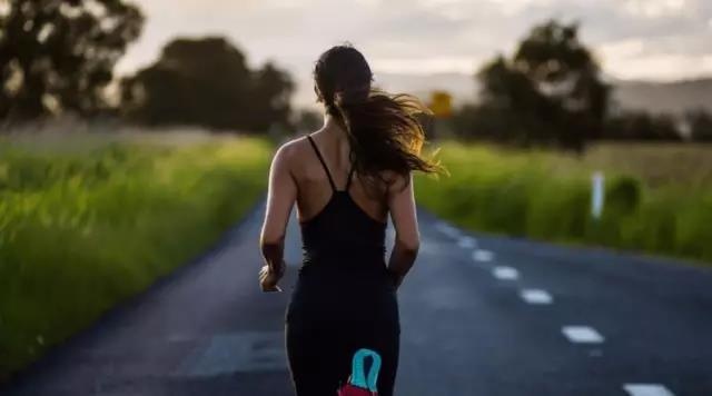 健身新手有没有必要吃谷氨酰胺,老人可以服用健身补剂谷氨酰胺吗