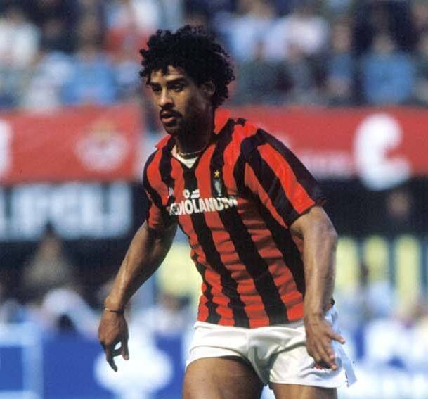 ac米兰2010到2014赛季欧冠成绩,2010-2011欧冠ac米兰对皇马