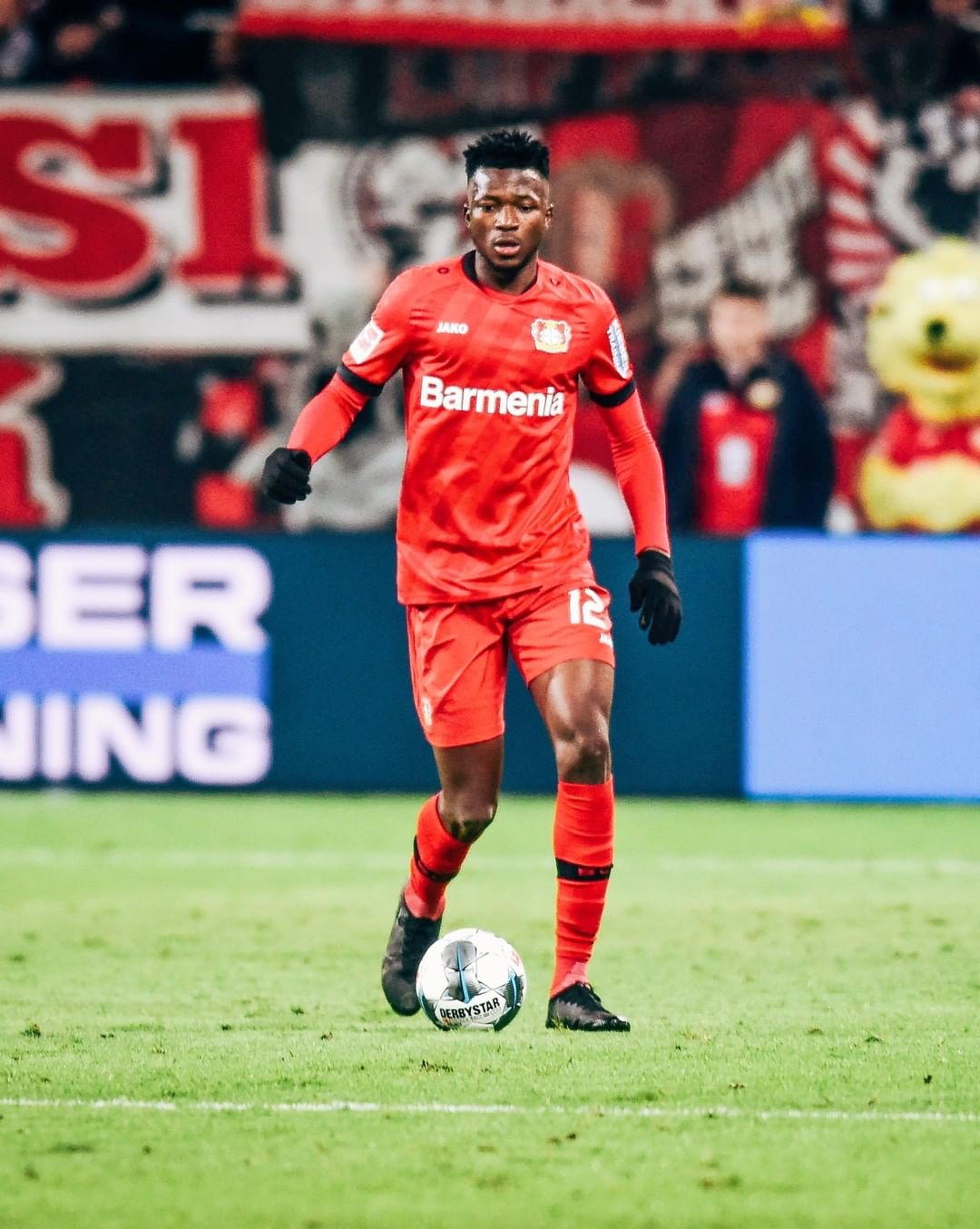 塔普索巴曼联,药厂后卫塔普索巴