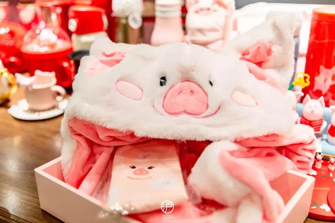 星巴克猪猪杯到哪预订,星巴克最新限定杯