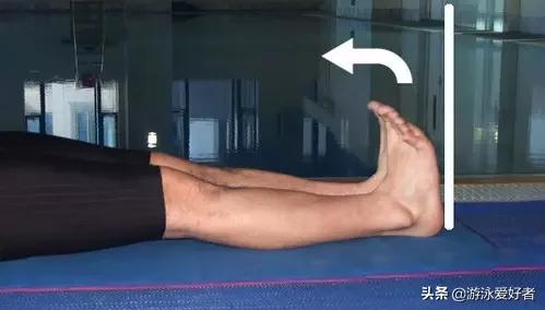 游泳哪个泳姿最简单好学,女生学哪种泳姿好看