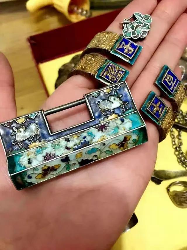 珐琅古法长命锁,最贵的古代银锁
