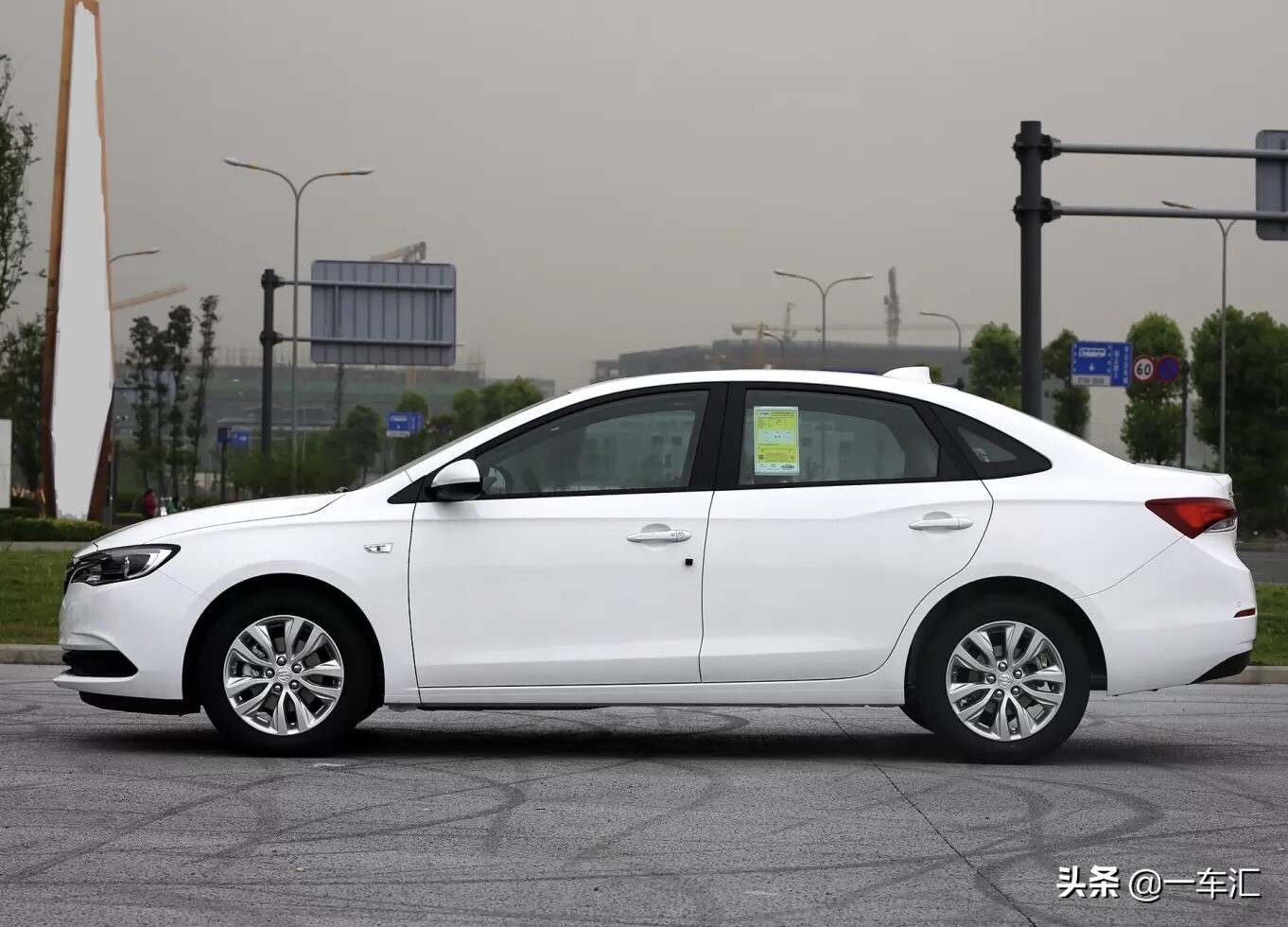 别克英朗和威朗价格,别克英朗顶配目前优惠多少