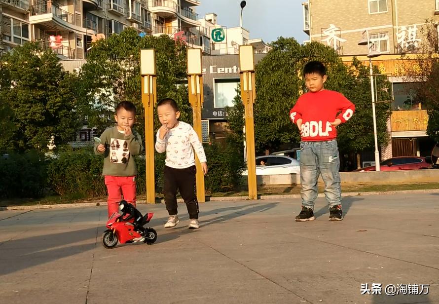 赛科龙巡航摩托车 (杜卡迪智能遥控摩托)