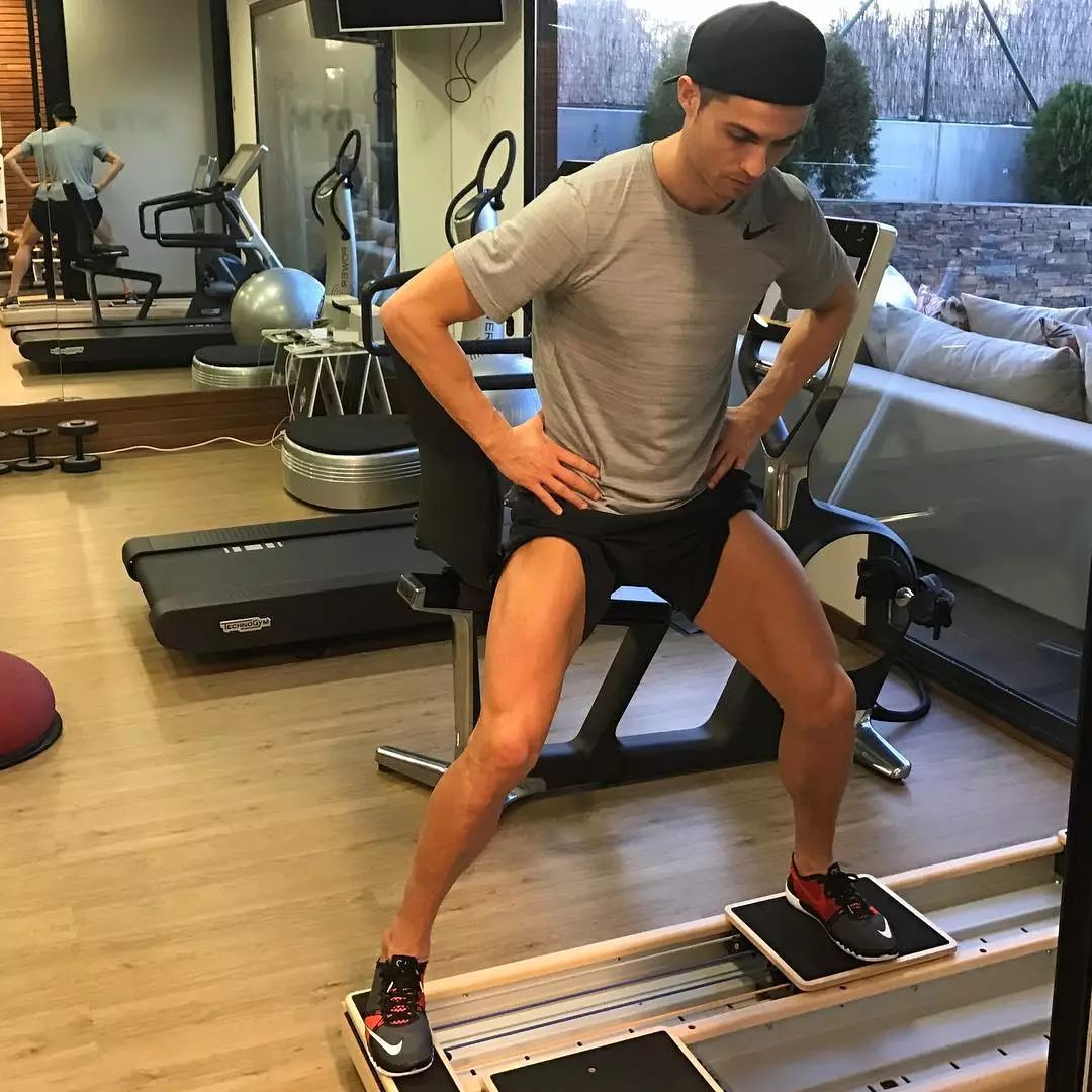 c罗房子贝克汉姆房子,贝克汉姆梅西一家