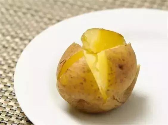 土豆在裤子上涂一下，解决了家家户户的大难题，太实用了