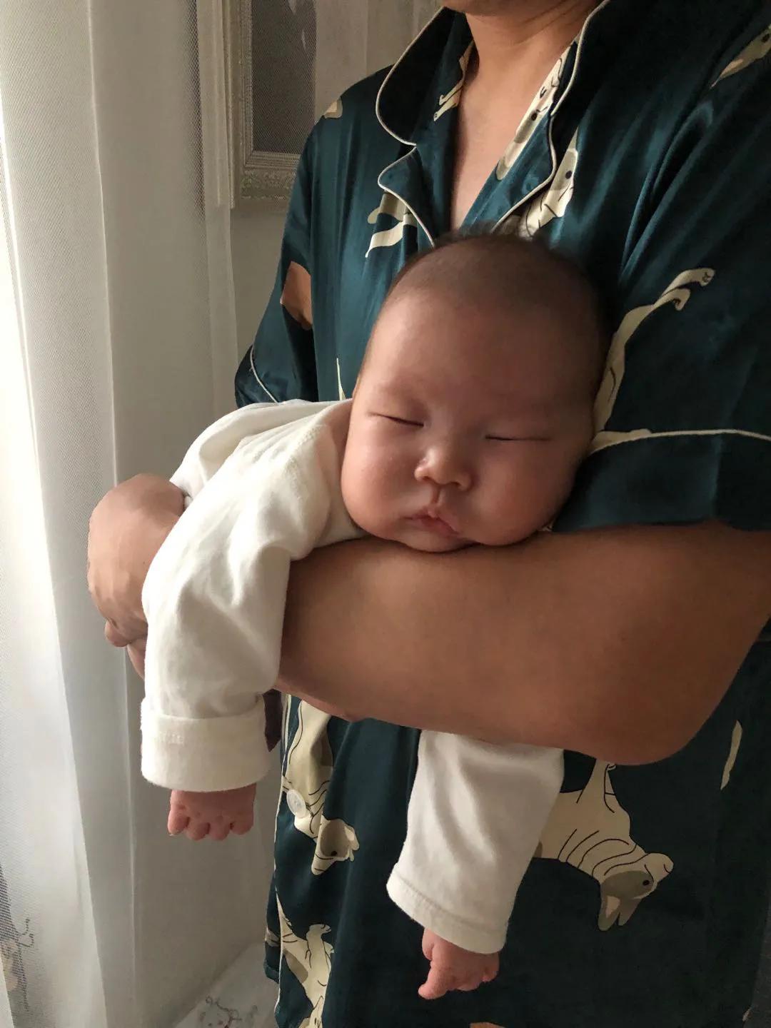 肠绞痛排气操新生儿,新生儿肠绞痛吃什么益生菌比较好