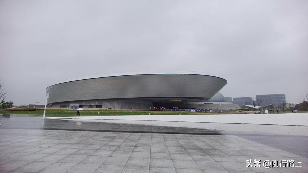 上海东南角，可以看到第一缕阳光升起的滨海之城——南汇新城