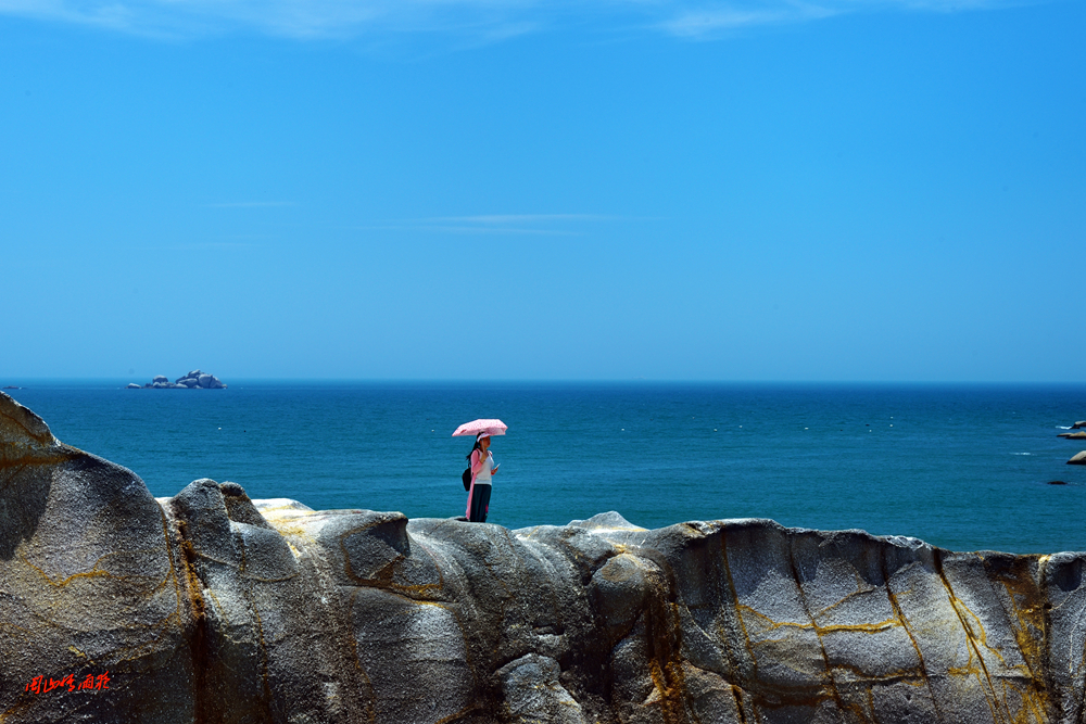漳浦六鳌海滩上的风景,漳浦六鳌龙美湾抽象画廊