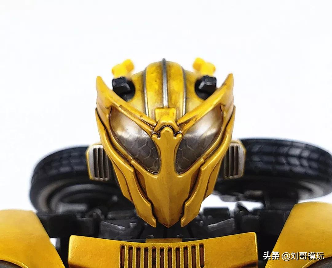 变形金刚大黄蜂国产版玩具,国产版大黄蜂变形玩具
