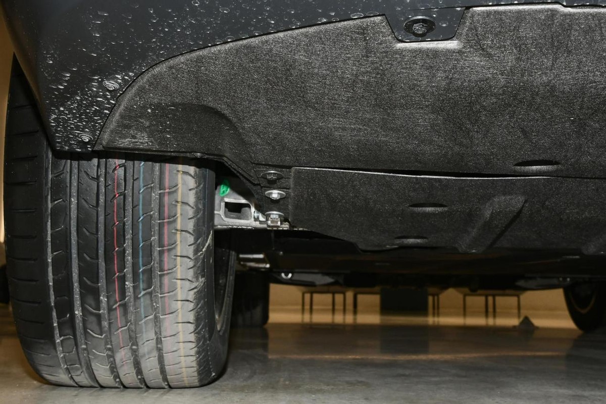 蔚来全新es8上市多少钱,60万买新款蔚来es8值得吗