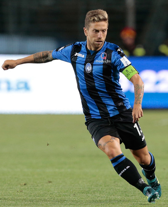 足坛官宣转会最新消息,法甲大巴黎与梅西续约了吗