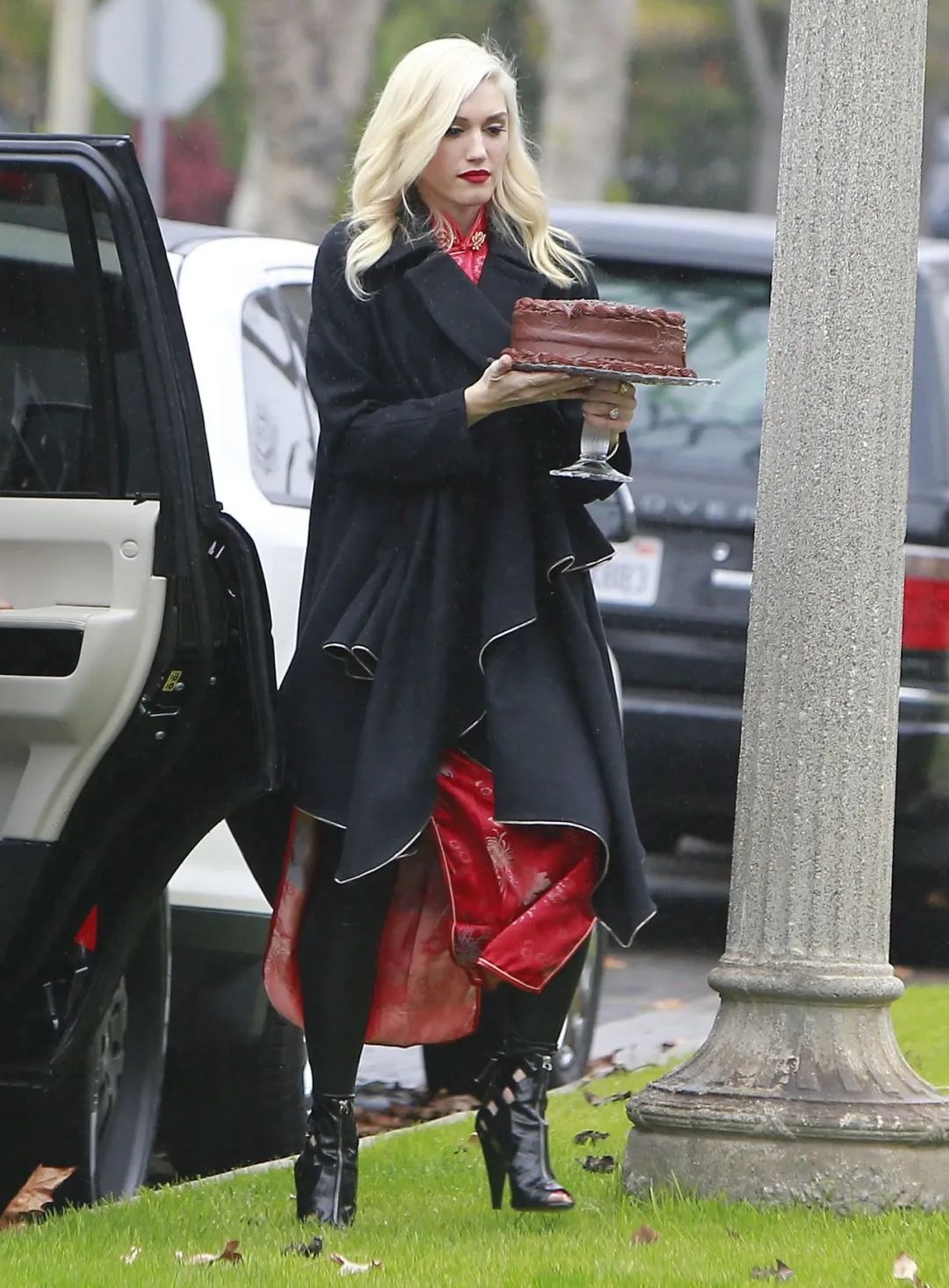 h型没腰身材穿搭技巧,大骨架胖h型身材穿搭思路清晰