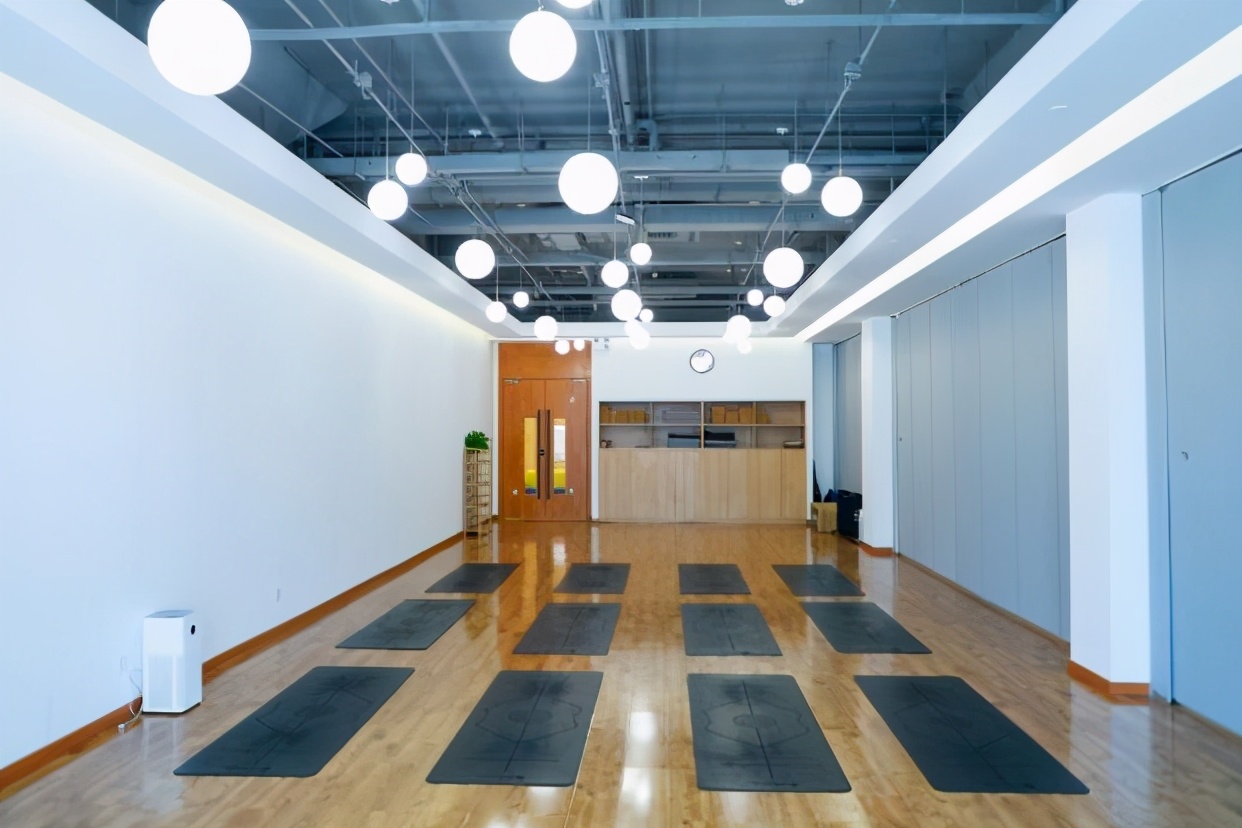 37岁排球老师学教培:瑜伽,让我减肥成功