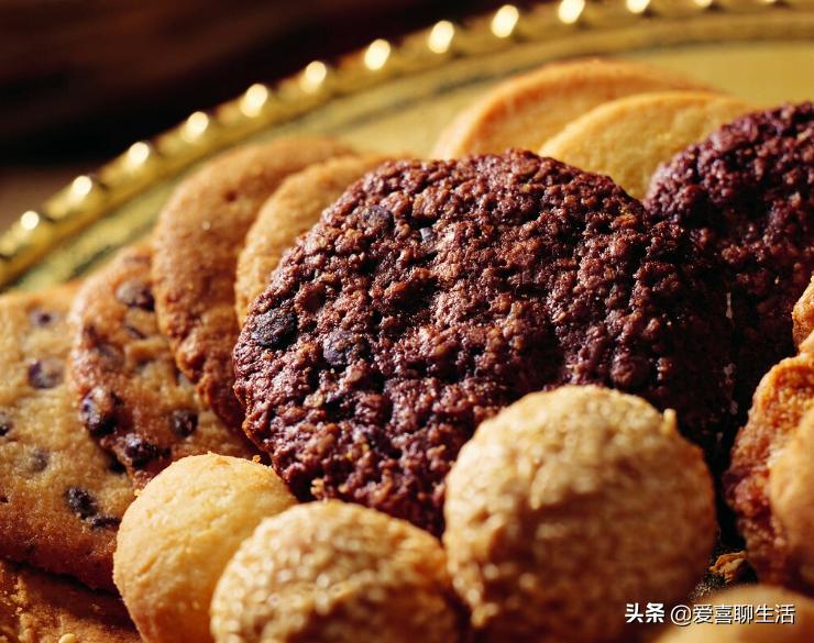 好吃的零食千千万，建议女生们尝尝这5种零食，低脂饱腹好吃不贵