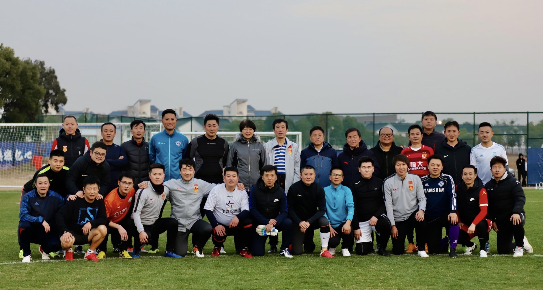 你支持中国足协中性名改革吗,足协为什么要推行中性名