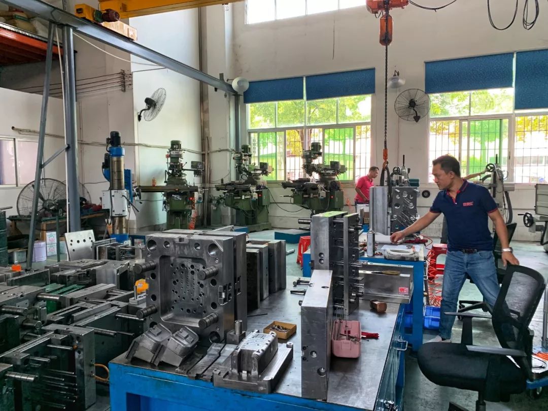 要流量？还是要生存？双十一千亿狂欢背后的小商家们