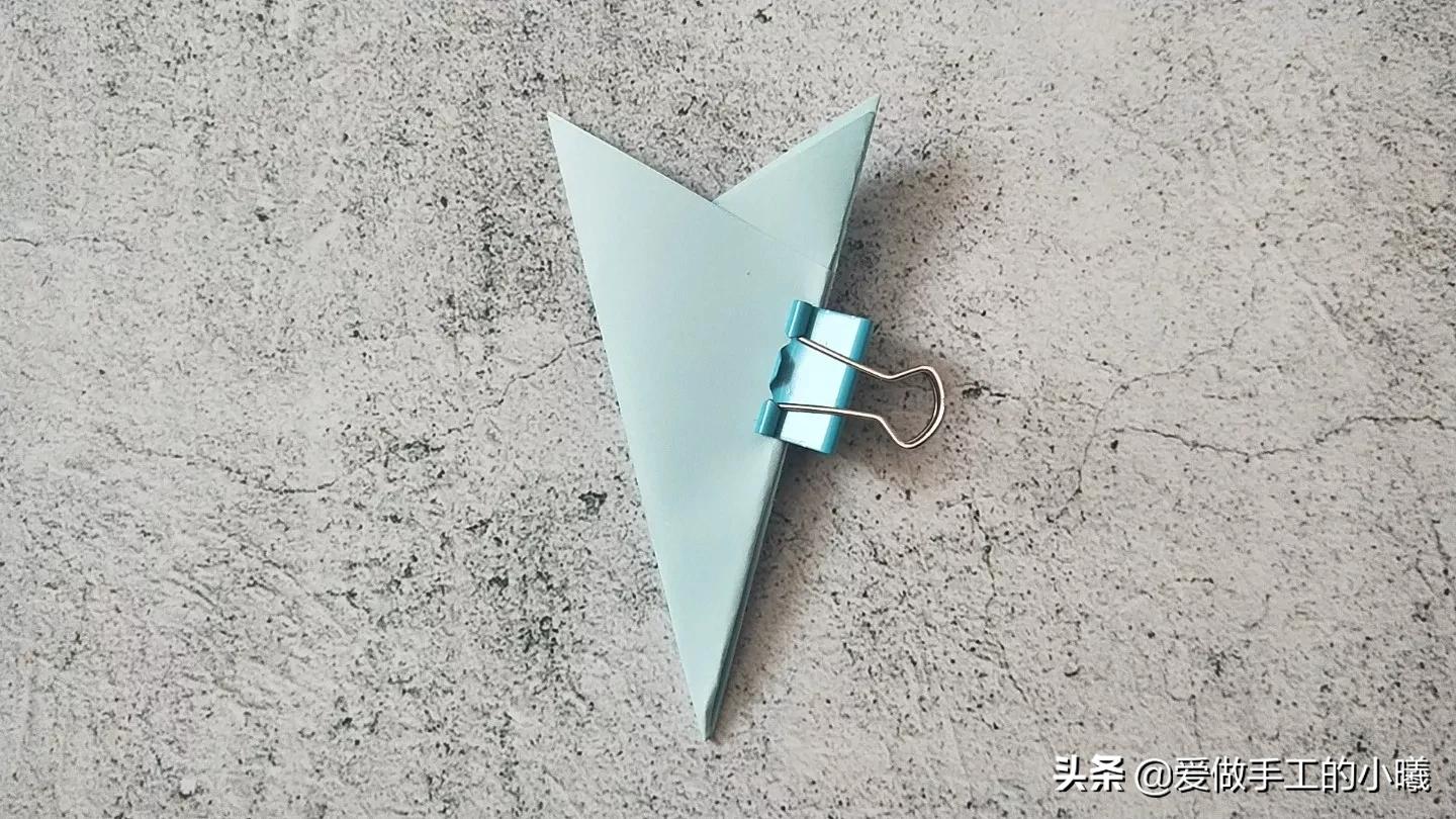 爱心窗花剪纸教程图解,长方形剪纸爱心窗花