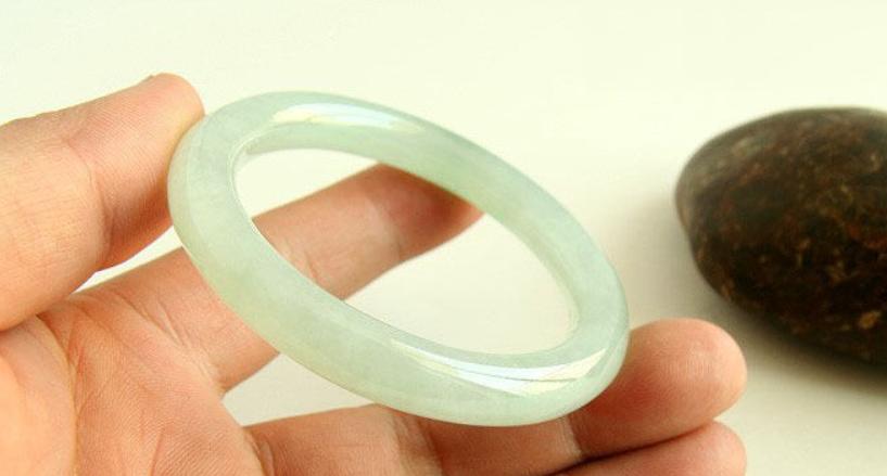 翡翠手镯毛坯挑选技巧,紫罗兰翡翠手镯挑选技巧