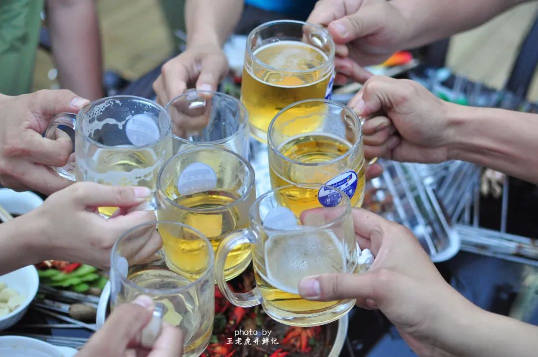 从叛逆的少年到无能的中年，再见，我们肆无忌惮的扎啤青春