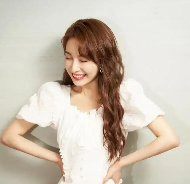 吴昕薇娅直播带货，3分钟狂卖6400份，薇娅：是不是要抢我饭碗？