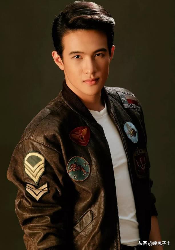 天使巧入怀《名门绅士之曼舞云霄》