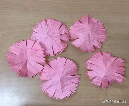 母亲节手工康乃馨简单又漂亮,母亲节适合给妈妈做的康乃馨手工