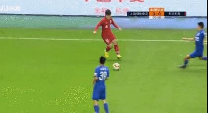 中超恶人断腿式飞铲,中超暴力飞铲断腿