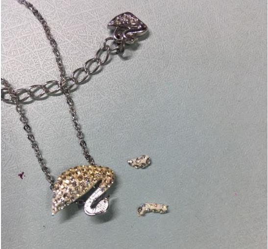 项链该买施华洛世奇还是潘多拉,施华洛世奇和铂金项链哪个好