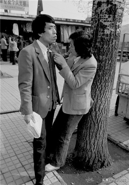 80年代人民穿健美裤图片,80年代北京街头服饰