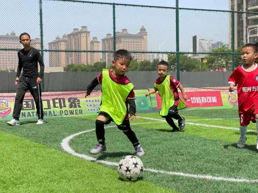 推动校园足球发展的思路,创建校园足球特色学校发展方案