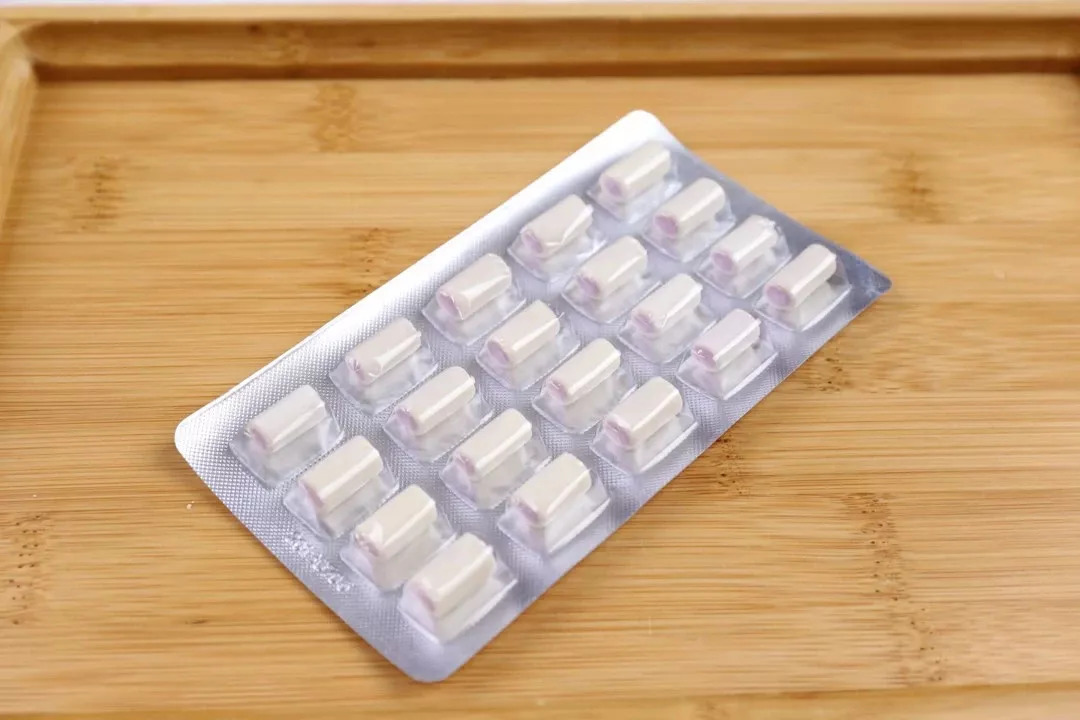 80后的童年回忆零食粘牙糖小卖部,8090后的童年回忆小零食小黄桃