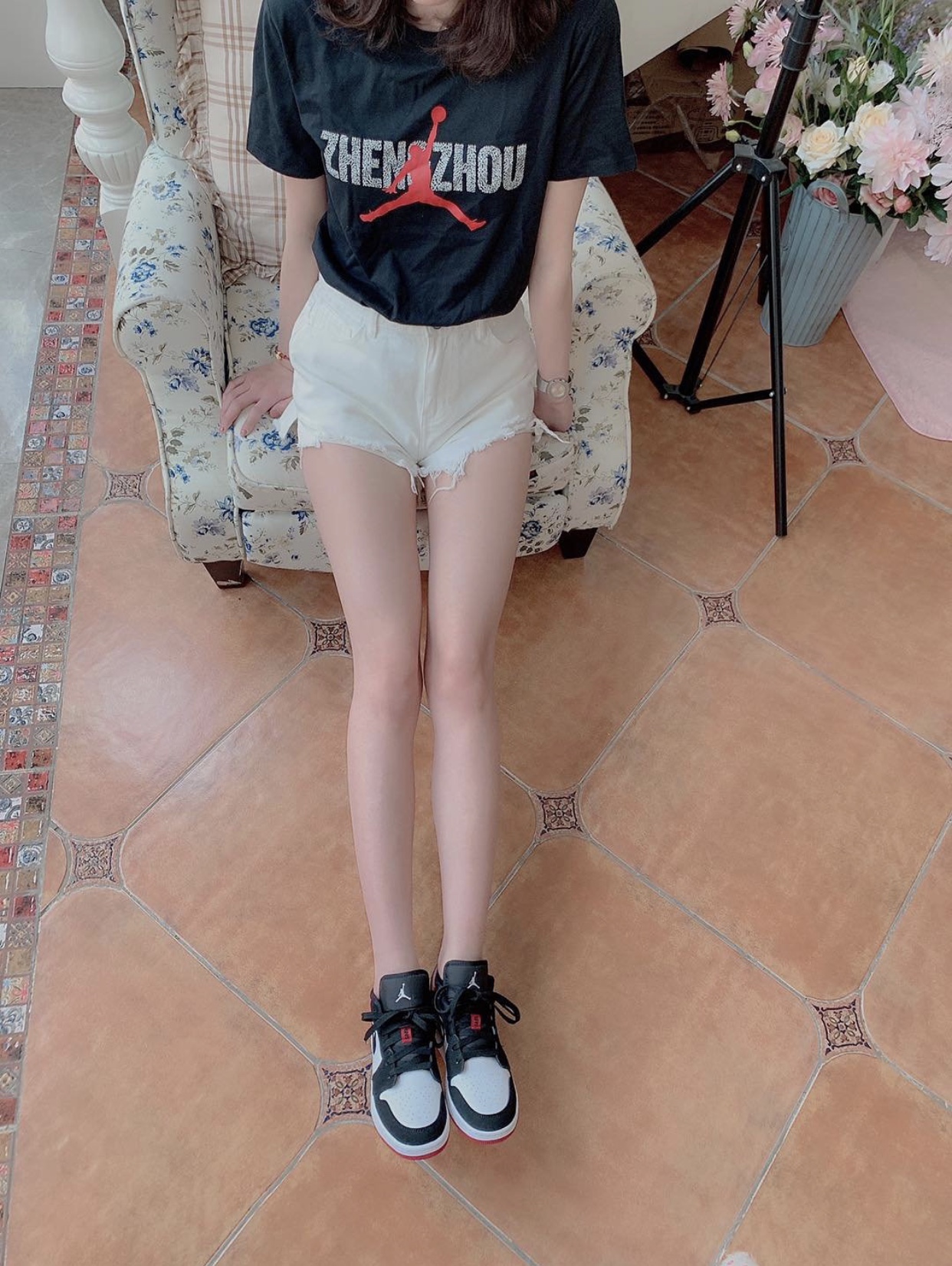 700元左右的低帮鞋,700元低帮后卫实战鞋