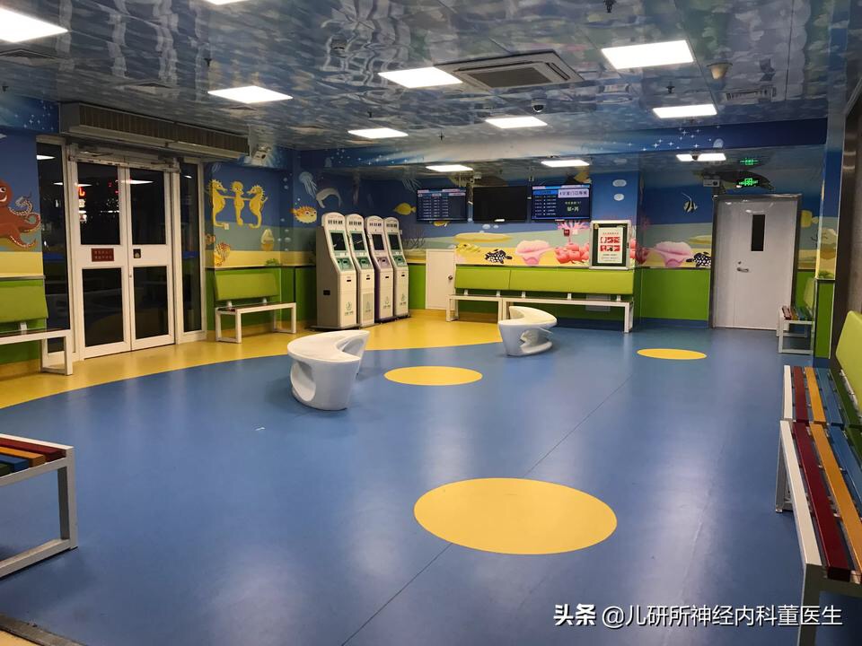 儿童发呆的癫痫咋治,孩子得了癫痫病为什么老是发呆