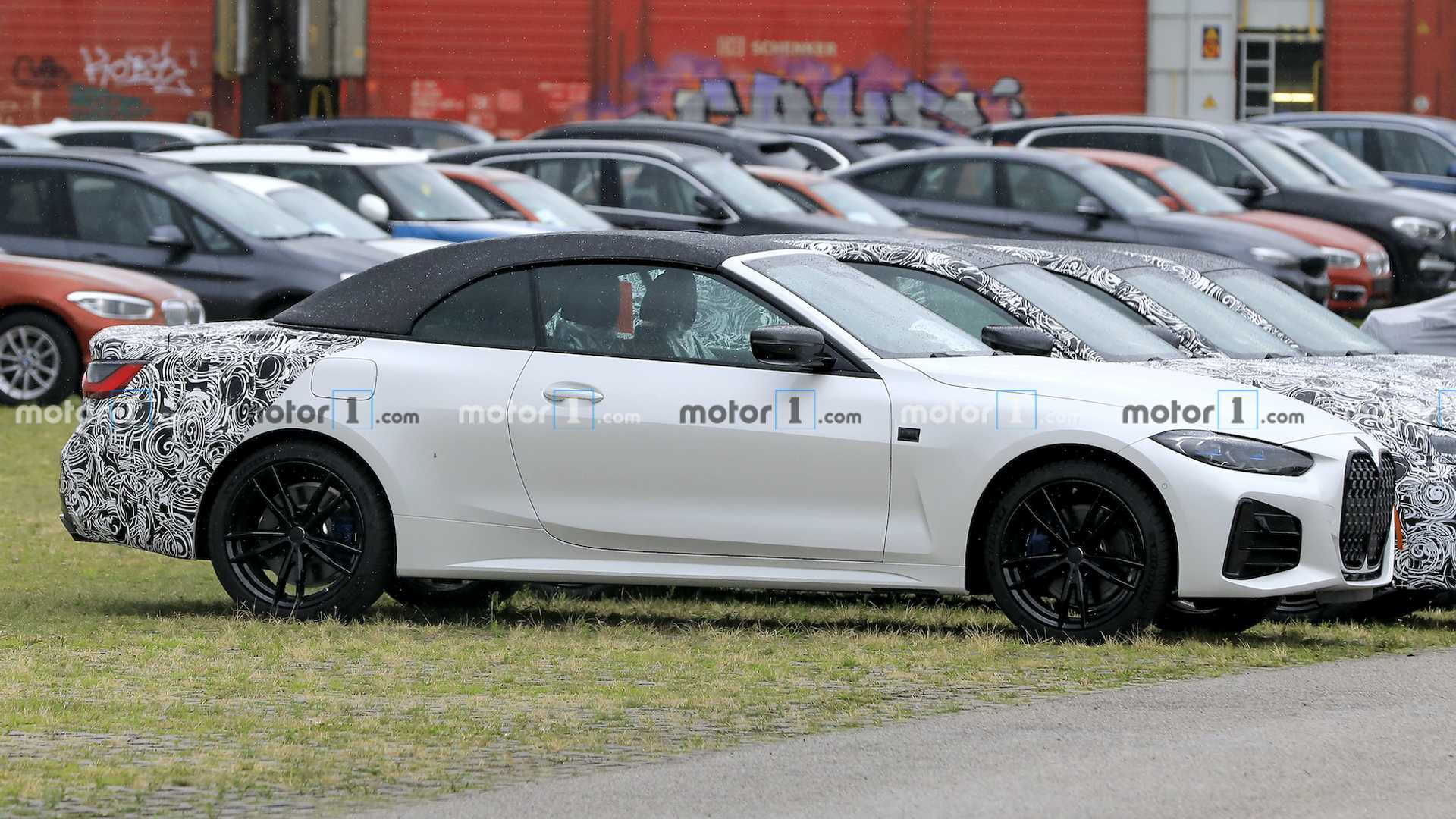 全新宝马4系敞篷版实车图,全新宝马4系敞篷版车型谍照曝光